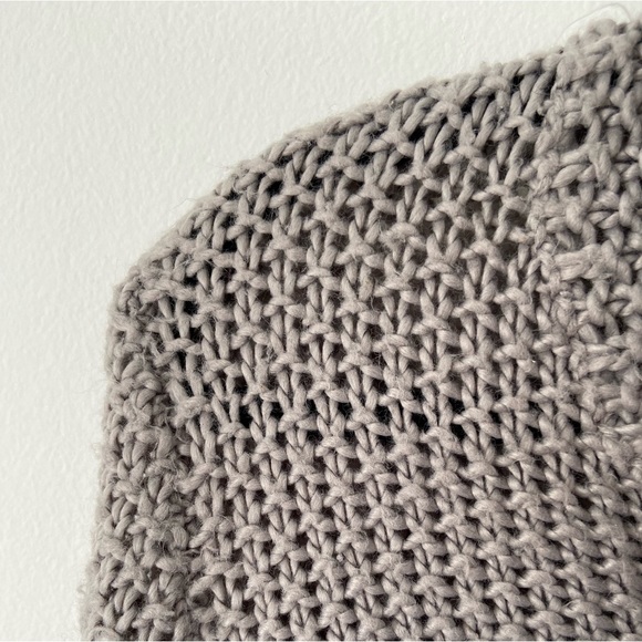 Women’s Gray Forever 21 Scoop Neck Turtleneck, Large - Picture 2 of 3